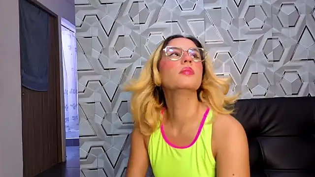 Snapshot of big_sensation_21s chatting on February 14, 8:55 am big sensation 21s online show from February 14, 8:55 am