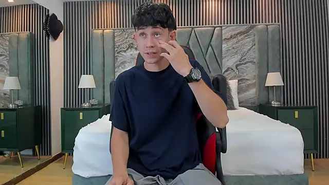 Michael blue online show from October 15, 8:09 pm