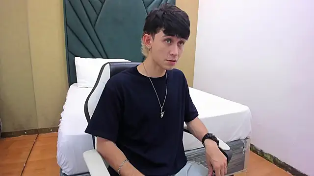 Michael blue online show from October 25, 8:47 pm