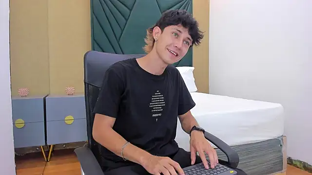 Michael blue online show from December 22, 12:13 pm