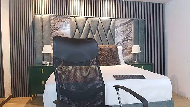 Snapshot of Michael_blue chatting on March 5, 7:21 pm Michael blue online show from March 5, 7:21 pm