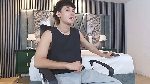 Snapshot of Michael_blue chatting on March 7, 8:39 pm Michael blue online show from March 7, 8:39 pm