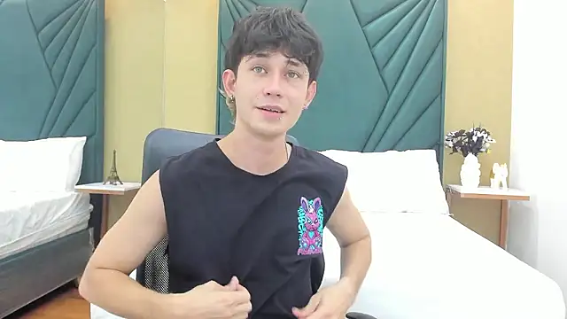 Snapshot of Michael_blue chatting on March 25, 8:04 pm Michael blue online show from March 25, 8:04 pm