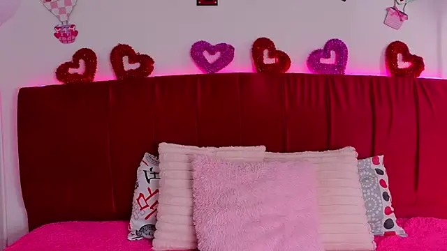 Snapshot of cuteeimy chatting on February 17, 6:14 pm cuteeimy online show from February 17, 6:14 pm