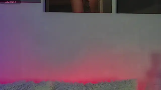 AlysonHuxley  online show from January 10, 5:48 pm