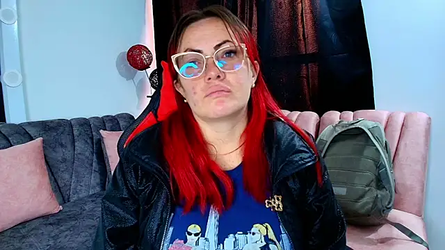 carolinhe  online show from September 17, 7:37 pm