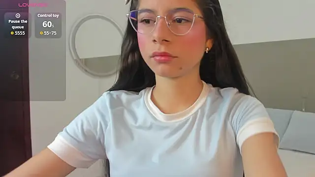 carlina 15 online show from February 9, 12:31 pm