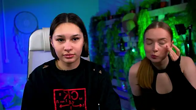 KimClarks  online show from February 28, 12:50 pm