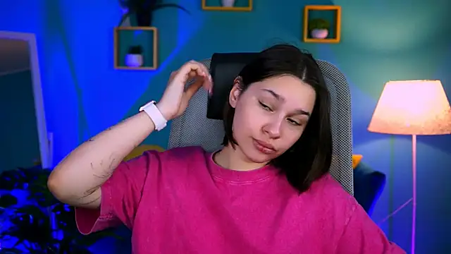 KimClarks  online show from June 9, 12:28 pm
