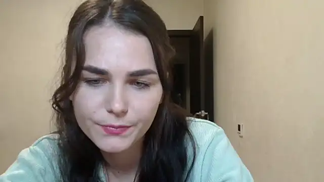 Silviaa a online show from November 12, 8:08 pm