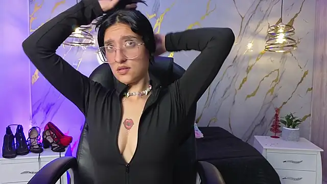 Scaarlettfox online show from March 22, 7:39 pm