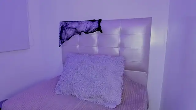 Snapshot of Anna_Blade_ chatting on October 27, 12:15 am Anna Blade  online show from October 27, 12:15 am