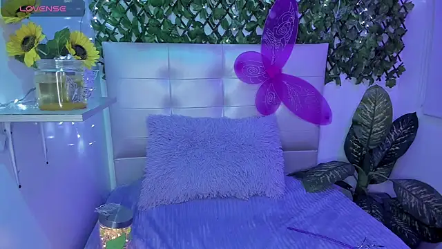 Snapshot of Anna_Blade_ chatting on October 31, 6:31 pm Anna Blade  online show from October 31, 6:31 pm