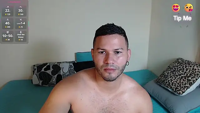 Snapshot of Tim_mz01 chatting on December 13, 10:37 pm Tim mz01 online show from December 13, 10:37 pm