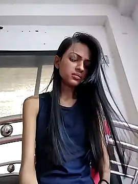 Your-Kitkat online show from October 21, 6:03 am