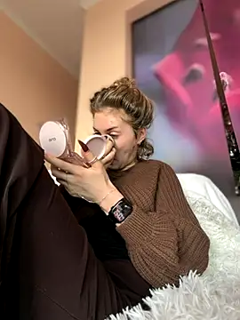 KellyKeler online show from October 27, 10:52 am