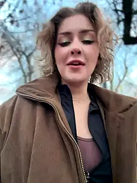 KellyKeler online show from December 18, 1:28 pm