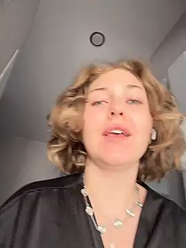 KellyKeler online show from July 31, 10:58 am