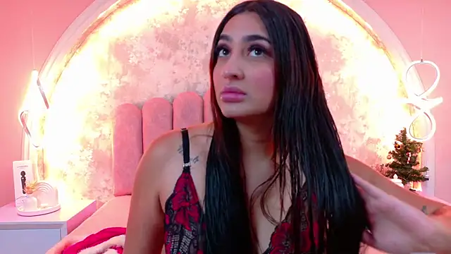 JasmineRhodes online show from December 20, 1:18 pm