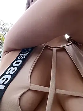 Arii collins1 online show from October 20, 2:06 pm