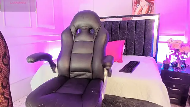 SwettRenata  online show from January 16, 12:31 pm