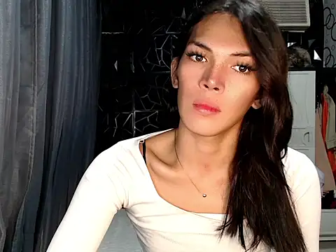 Snapshot of ladyhotcuming chatting on July 2, 6:47 pm ladyhotcuming online show from July 2, 6:47 pm