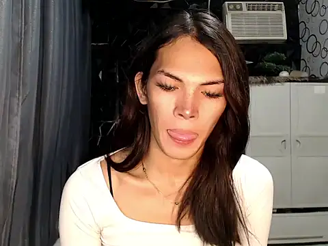 Snapshot of ladyhotcuming chatting on July 5, 9:11 pm ladyhotcuming online show from July 5, 9:11 pm