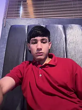 Snapshot of cody_fox10 chatting on November 10, 8:19 pm cody fox10 online show from November 10, 8:19 pm