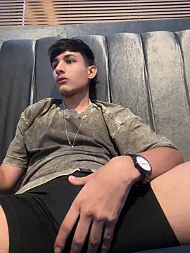 Snapshot of cody_fox10 chatting on November 26, 8:43 pm cody fox10 online show from November 26, 8:43 pm