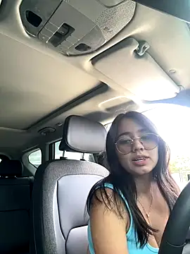 Michelle Zoe online show from September 21, 8:21 pm