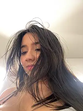 Michelle Zoe online show from October 16, 6:36 am