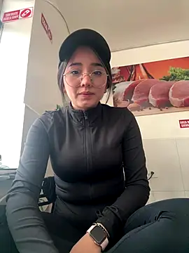 Michelle Zoe online show from November 6, 9:59 pm