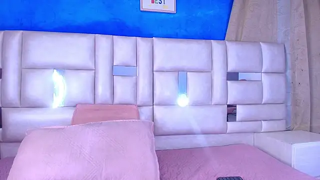 emmacurvy online show from September 24, 3:21 am