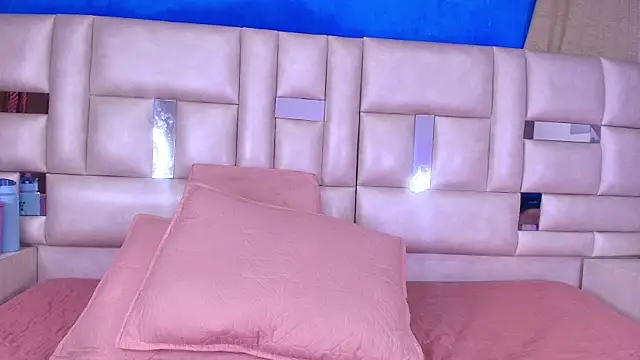 emmacurvy online show from September 25, 3:10 am