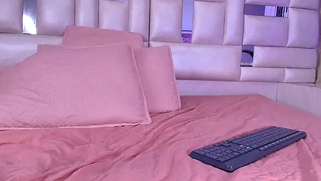 emmacurvy online show from October 15, 3:06 am