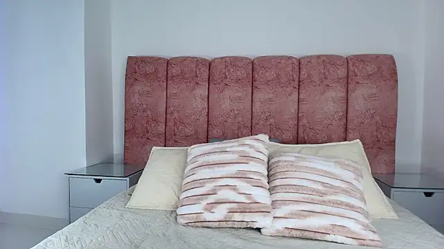 emmacurvy online show from November 25, 3:06 am