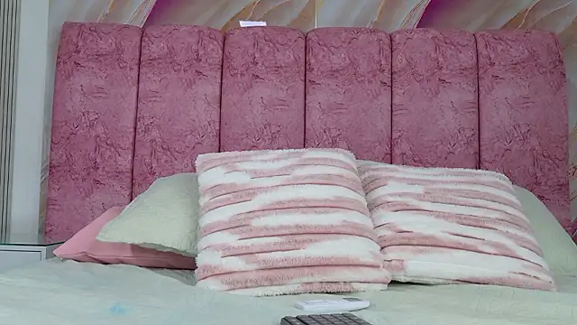 emmacurvy online show from February 21, 3:07 am