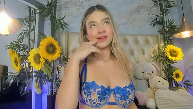 Snapshot of LittleeJaz chatting on May 16, 10:36 am LittleeJaz online show from May 16, 10:36 am
