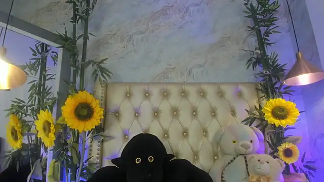 Snapshot of LittleeJaz chatting on May 28, 5:05 am LittleeJaz online show from May 28, 5:05 am