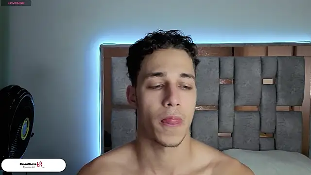 orionblaze69  online show from March 25, 1:55 am