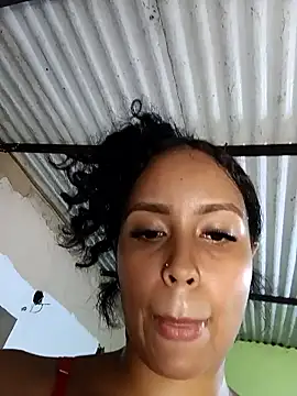 Snapshot of Fernanda30 chatting on May 16, 12:18 am Fernanda30 online show from May 16, 12:18 am