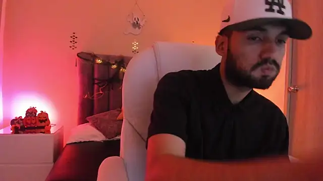 Ryan Jackson  online show from October 4, 9:02 pm