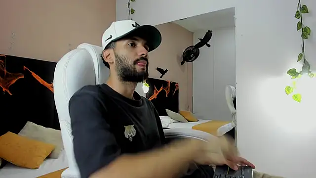 Ryan Jackson  online show from October 16, 11:50 pm