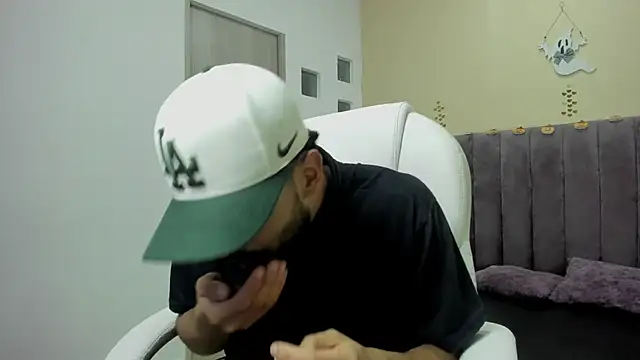 Ryan Jackson  online show from October 27, 10:47 pm