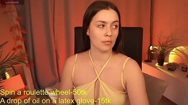 Snapshot of EmiliyaRoude chatting on November 28, 1:25 pm EmiliyaRoude online show from November 28, 1:25 pm