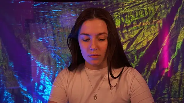 Snapshot of EmiliyaRoude chatting on December 18, 1:39 pm EmiliyaRoude online show from December 18, 1:39 pm