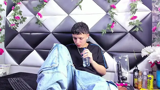 Megan Thompson  online show from October 9, 2:20 am