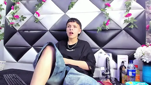 Megan Thompson  online show from October 18, 2:14 am