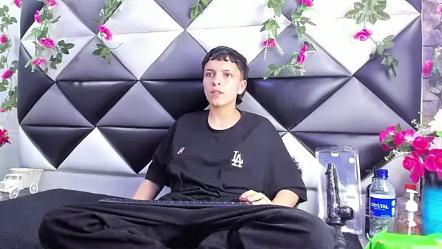 Megan Thompson  online show from October 31, 2:40 pm