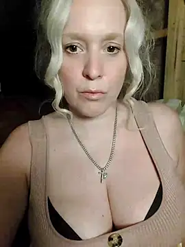 Snapshot of Bouncy-Bella28X chatting on September 14, 9:25 pm Bouncy-Bella28X online show from September 14, 9:25 pm